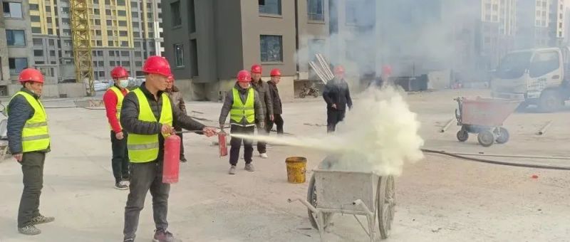 項目動態(tài)丨集團七個城中村（晁家村）安置房項目部組織開展建筑工地消防安全應(yīng)急演練